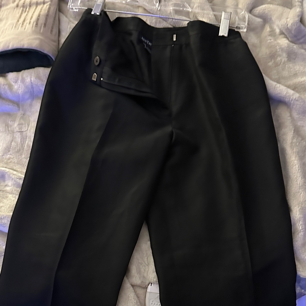 Vintage Ann Taylor women’s Black Dress Pants.